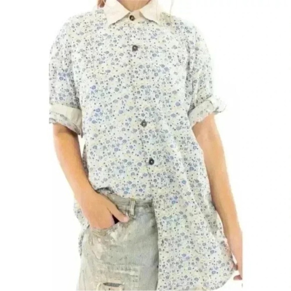 Magnolia Pearl Tops - NWOT Magnolia Pearl 100% Cotton Printed
Oversized Boyfriend Shirt Bluebella OS
